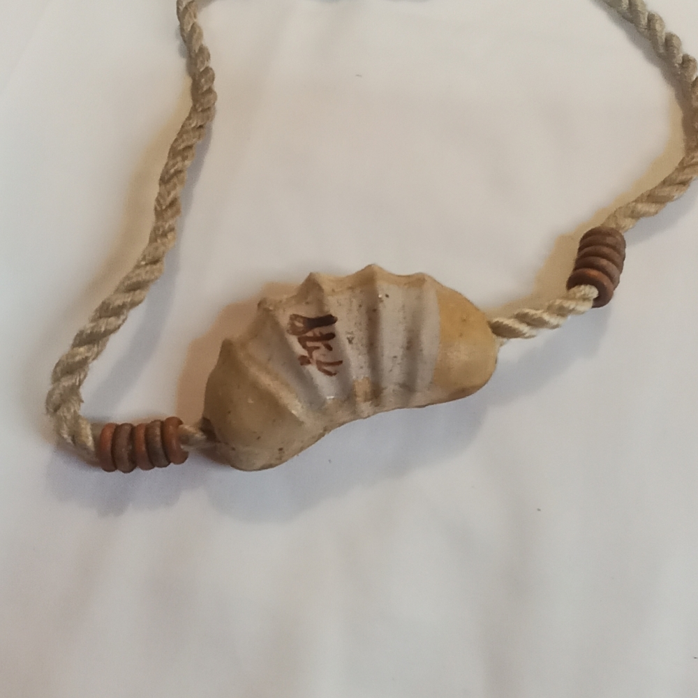 Shell Necklace Large Shell Vintage Shell Necklace - image 3